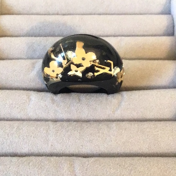 Louis Vuitton Black Inclusion Ring - Picture 10 of 10